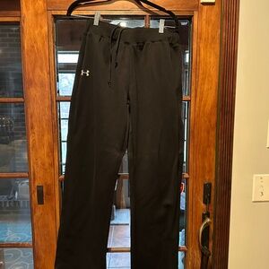 Under Armour women's fleece lined sweat pants.  Lightly used Size XL